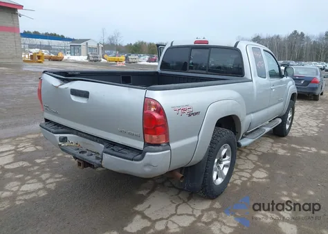 2008 Toyota Tacoma Base V6 z USA, uszkodzony, nr VIN 5TEUU42N38Z476535